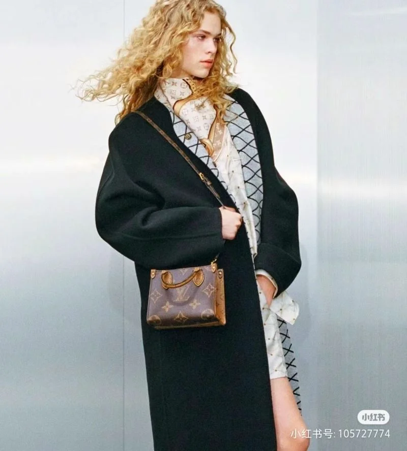 Louis Vuitton Shopping Bags Resilient 49221