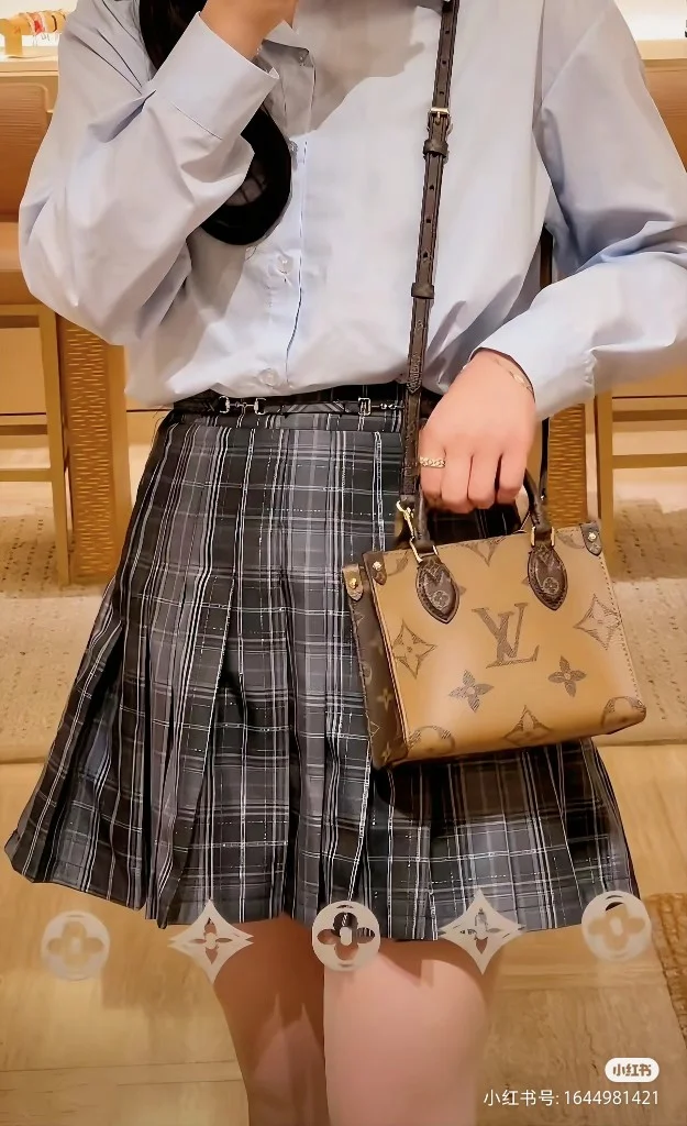 Louis Vuitton Shopping Bags Resilient 49221