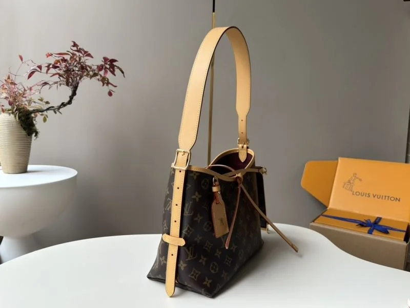 Versatile Louis Vuitton Shopping Bags 49175