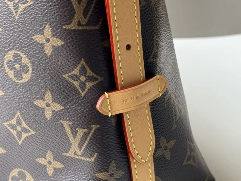 Versatile Louis Vuitton Shopping Bags 49175