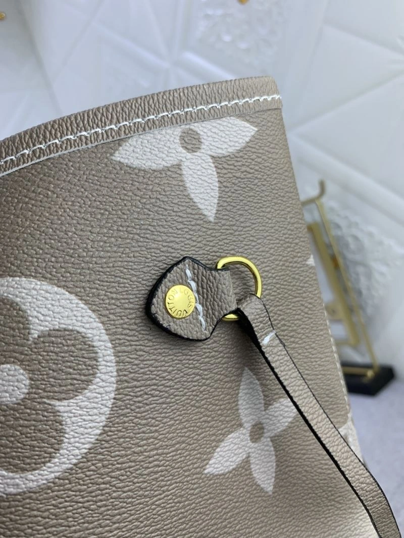 Louis Vuitton Shopping Bags WeatherProof 79536