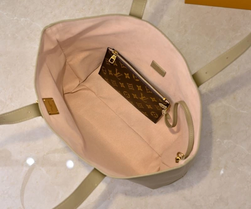 MultiPurpose Louis Vuitton Shopping Bags 79522