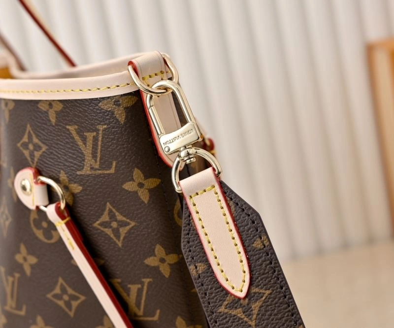 Flexible Louis Vuitton Shopping Bags 79516