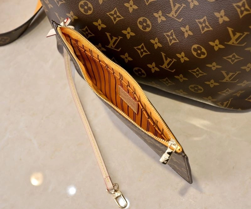 Flexible Louis Vuitton Shopping Bags 79516