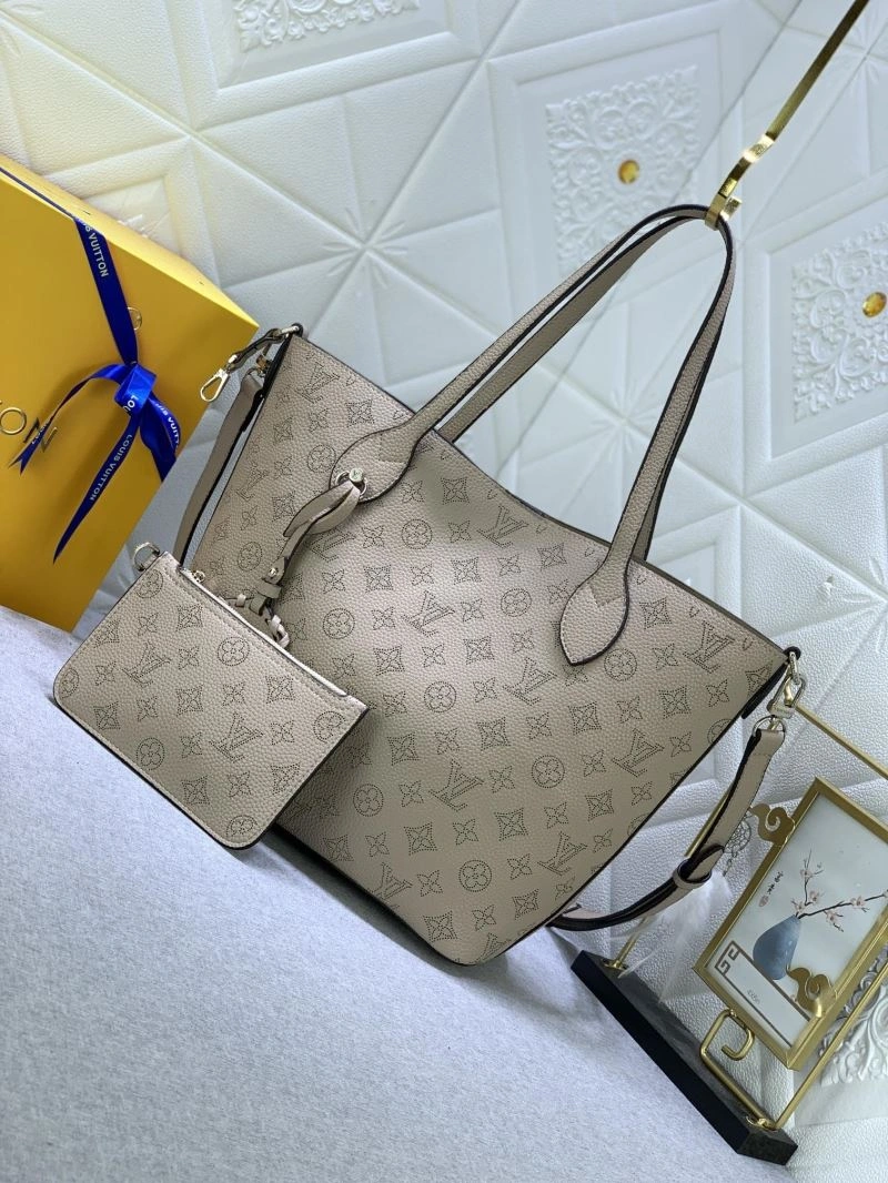 Breathable Louis Vuitton Shopping Bags 79494