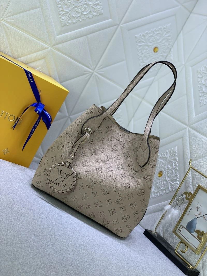 Breathable Louis Vuitton Shopping Bags 79494