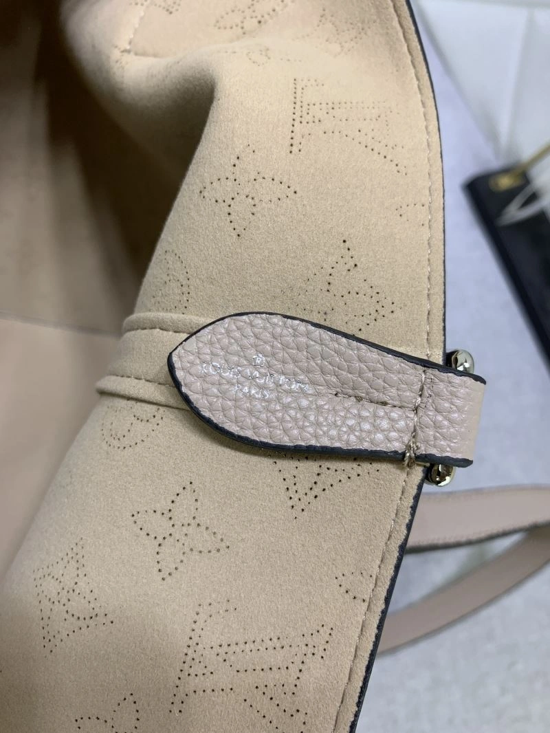 Breathable Louis Vuitton Shopping Bags 79494
