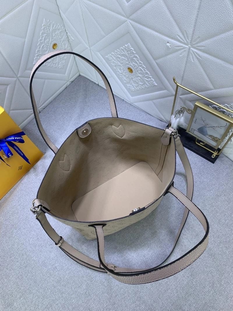 Breathable Louis Vuitton Shopping Bags 79494