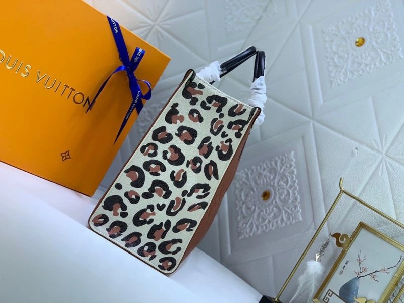 Functional Louis Vuitton Shopping Bags 79493