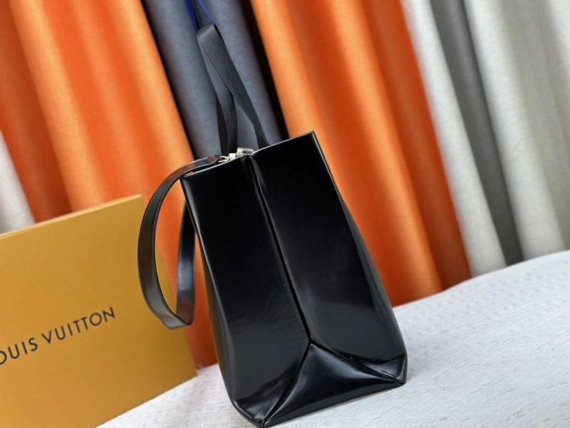 Snug Louis Vuitton Shopping Bags 79471