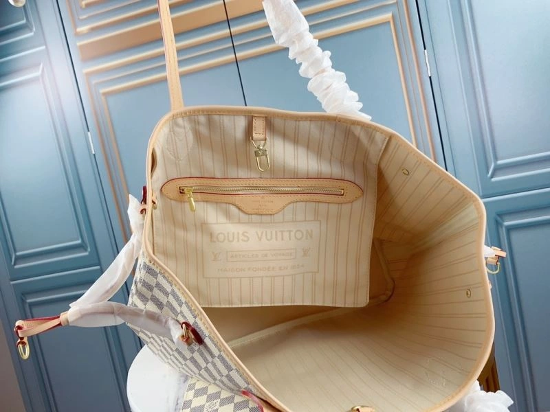 Sporty Louis Vuitton Shopping Bags 79466