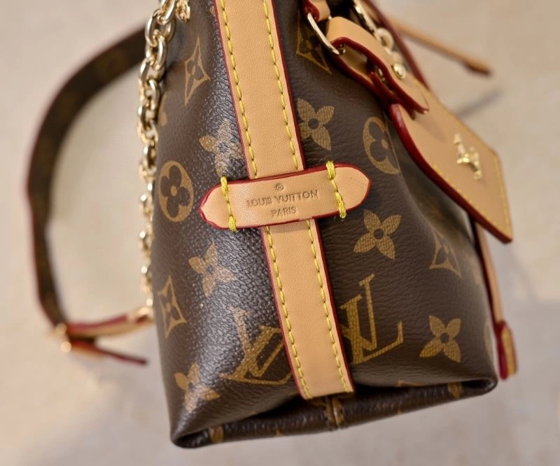 Louis Vuitton Shopping Bags EyeCatching 79428