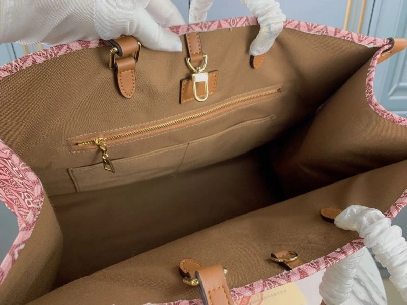 Louis Vuitton Shopping Bags TechFriendly 79400