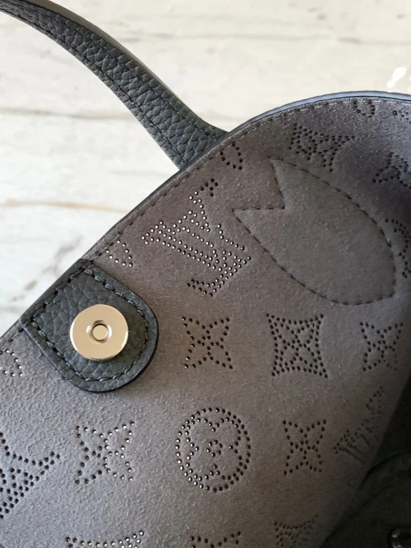 Louis Vuitton Shopping Bags Comfortable 39533