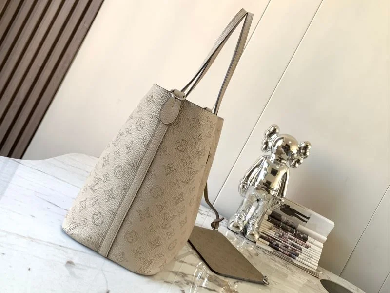 Louis Vuitton Shopping Bags Fashionable 39537