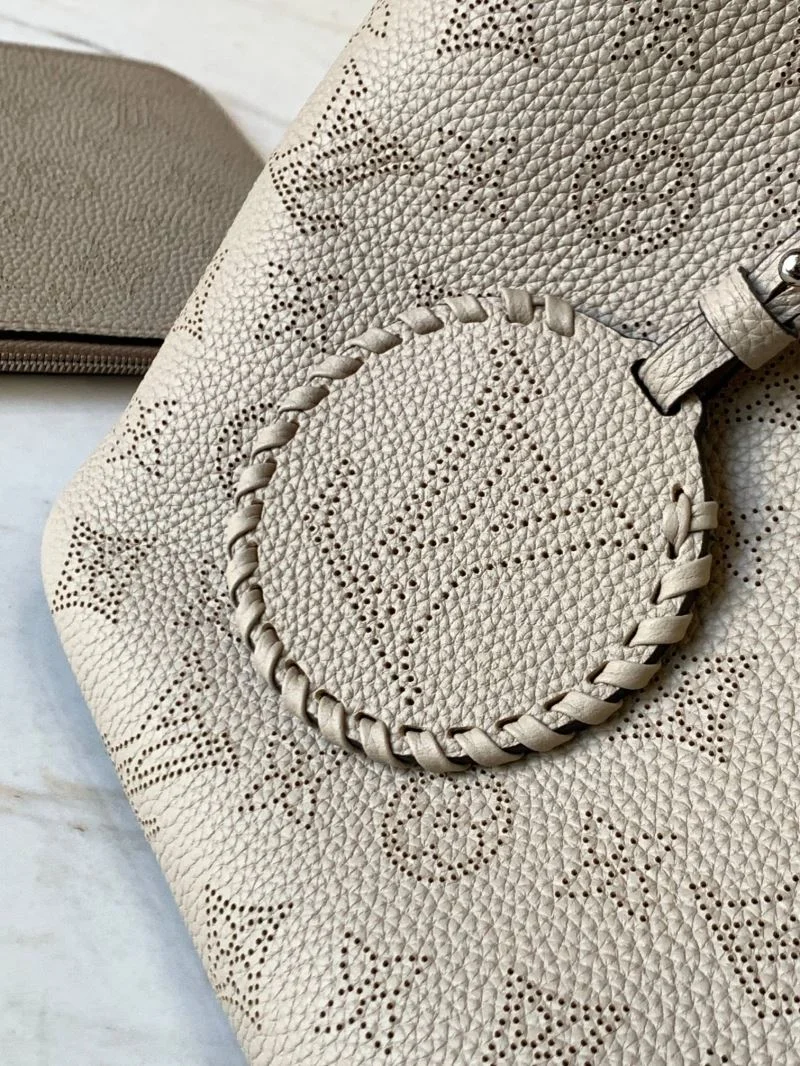 Louis Vuitton Shopping Bags Fashionable 39537