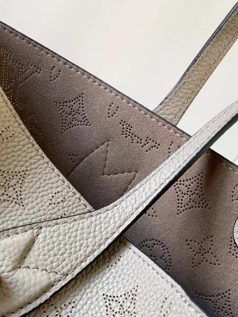 Louis Vuitton Shopping Bags Fashionable 39537