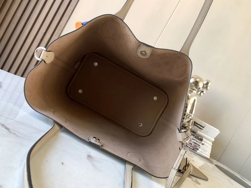 Louis Vuitton Shopping Bags Fashionable 39537