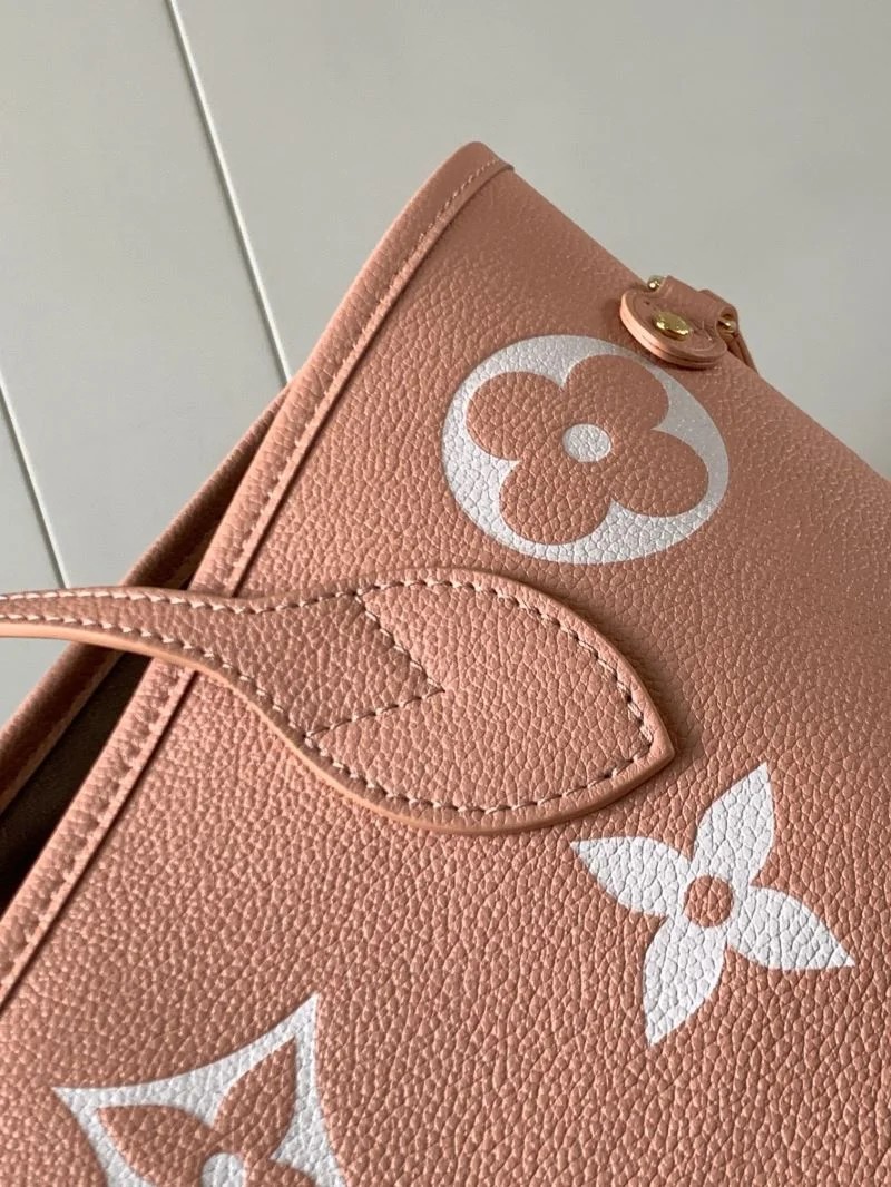 Flexible Louis Vuitton Shopping Bags 39515