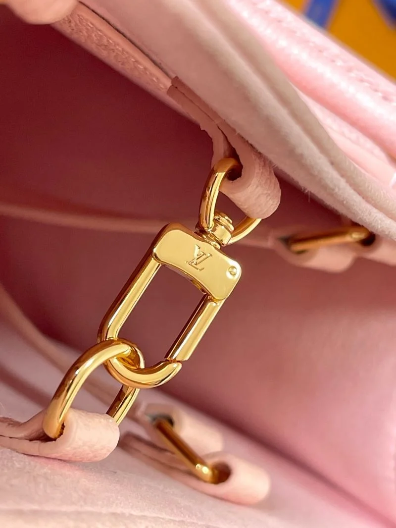 Stylish Louis Vuitton Shopping Bags 39513
