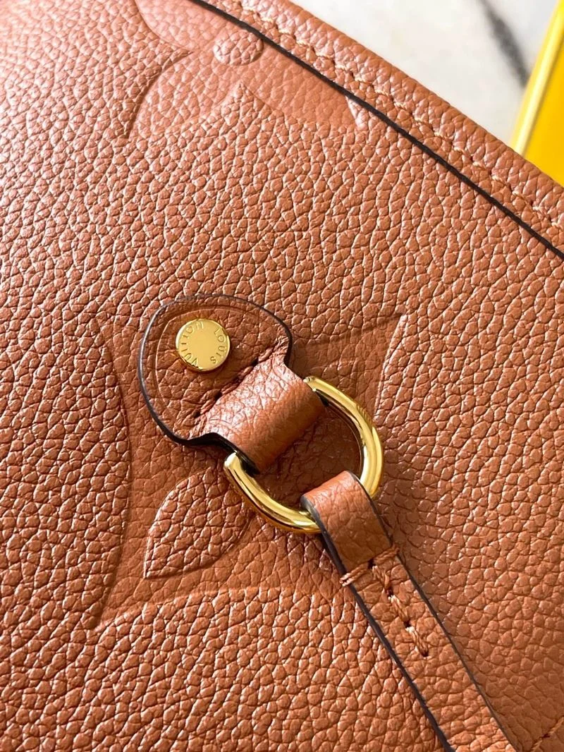 Louis Vuitton Shopping Bags Resilient 39500