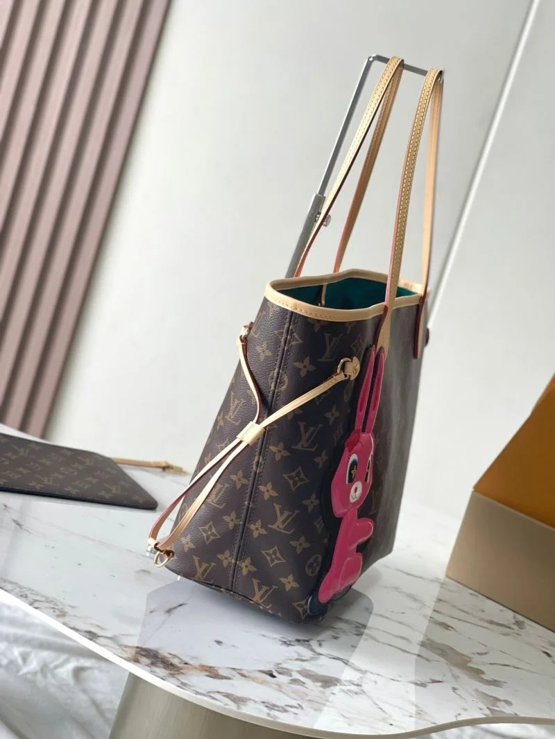 Louis Vuitton Shopping Bags Sleek 39485