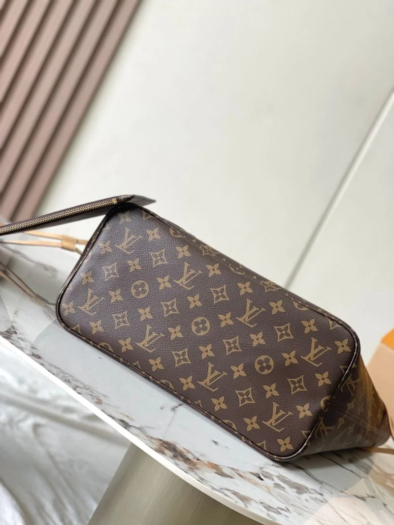 Louis Vuitton Shopping Bags Sleek 39485