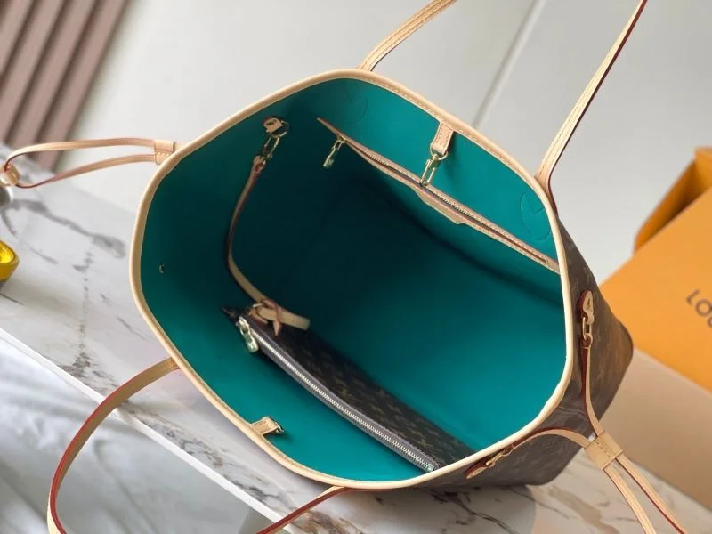 Louis Vuitton Shopping Bags Sleek 39485