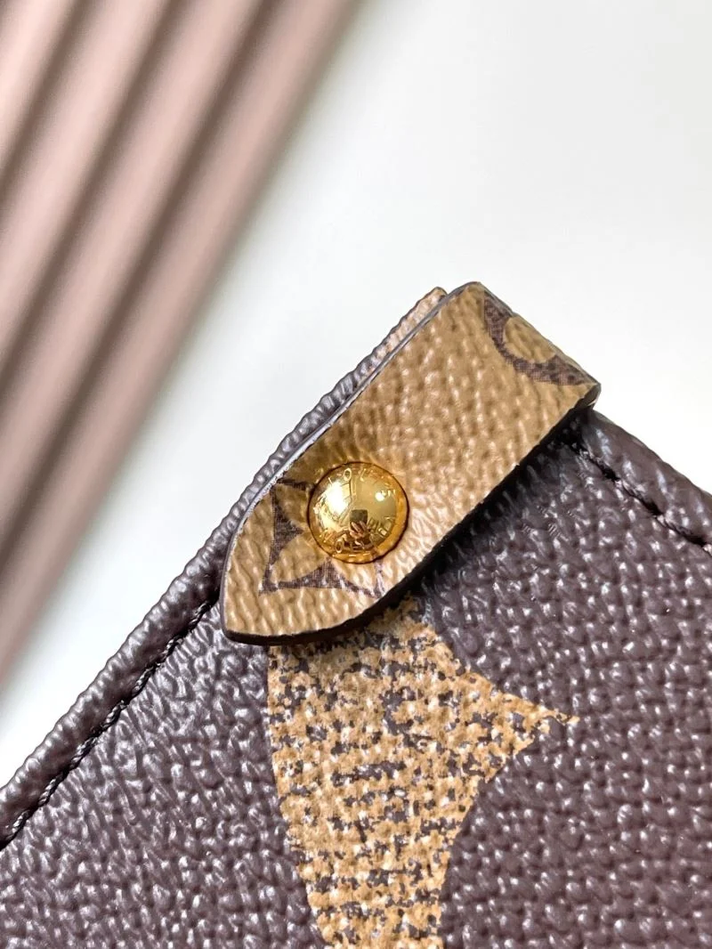 Casual Louis Vuitton Shopping Bags 39470