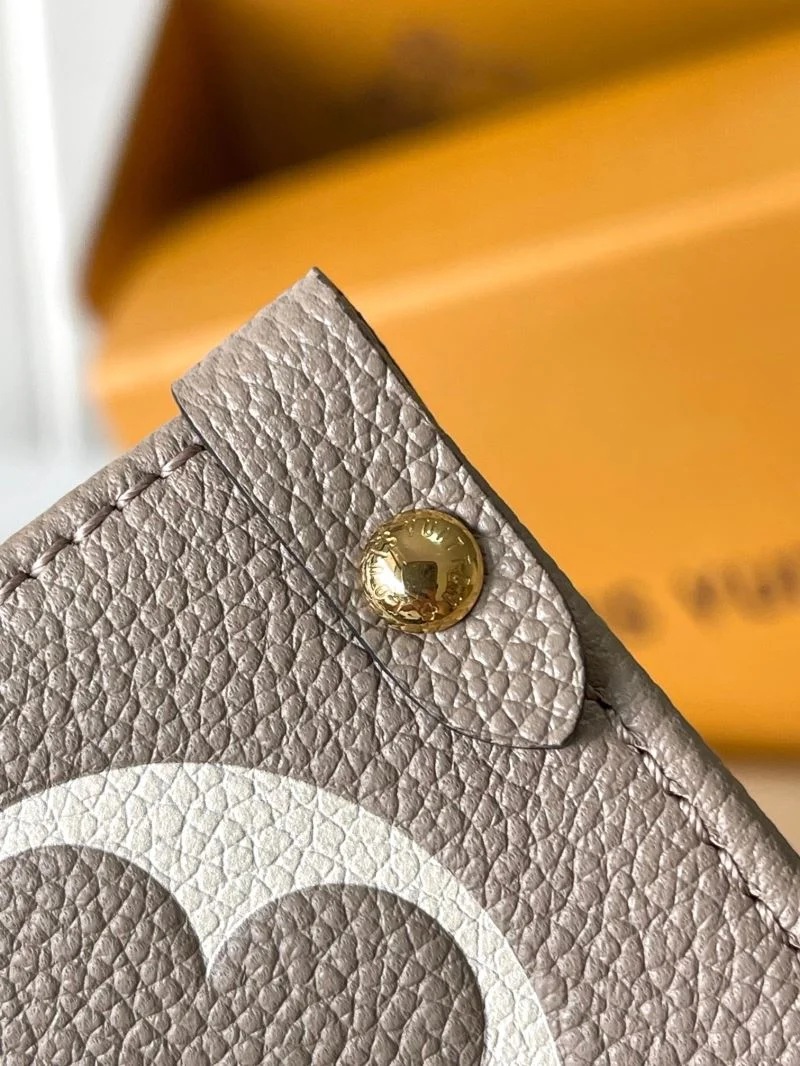 Louis Vuitton Shopping Bags WellDesigned 39463