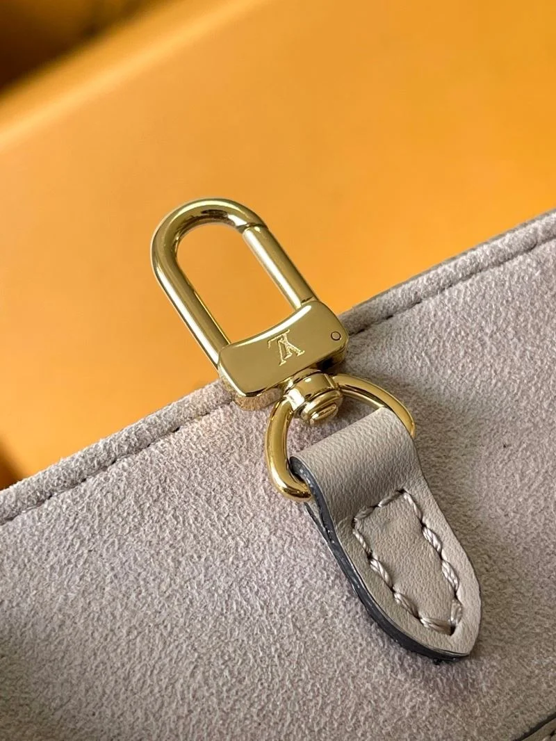 Louis Vuitton Shopping Bags WellDesigned 39463