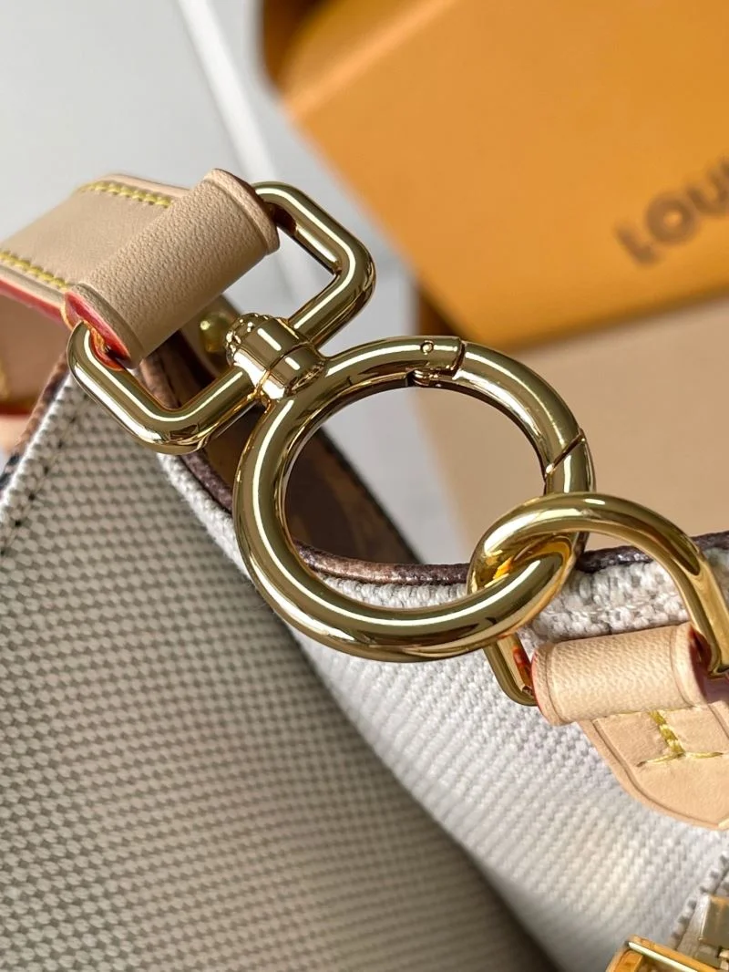 UrbanChic Louis Vuitton Shopping Bags 39456