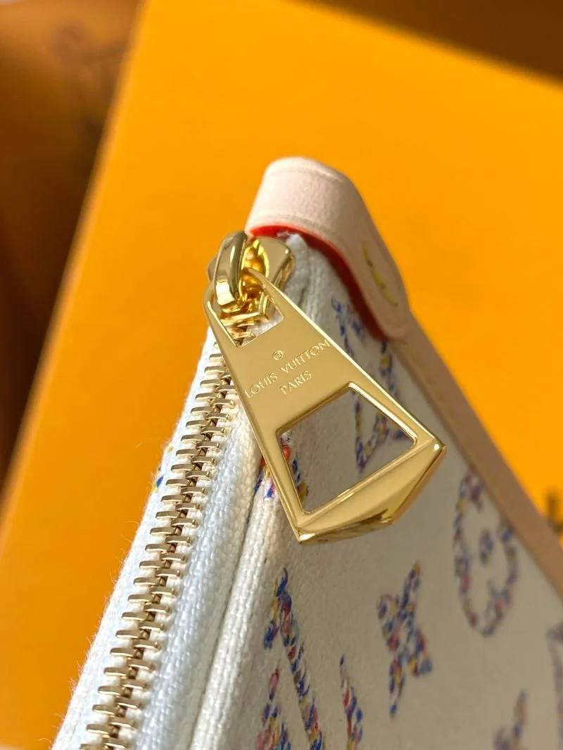 TechFriendly Louis Vuitton Shopping Bags 39452