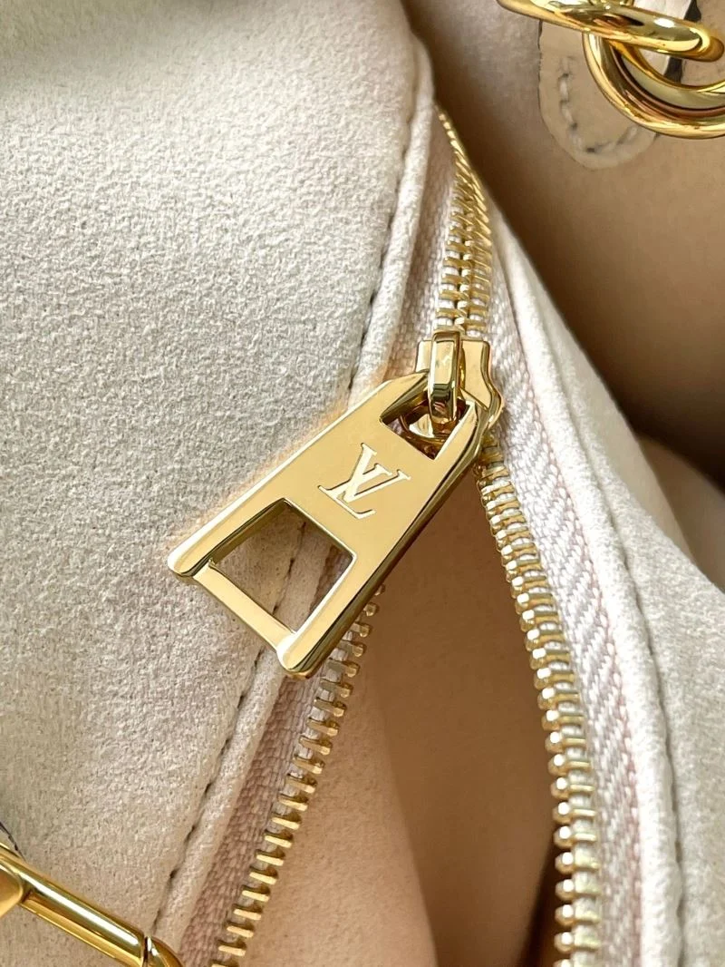 Louis Vuitton Shopping Bags Unisex 39473