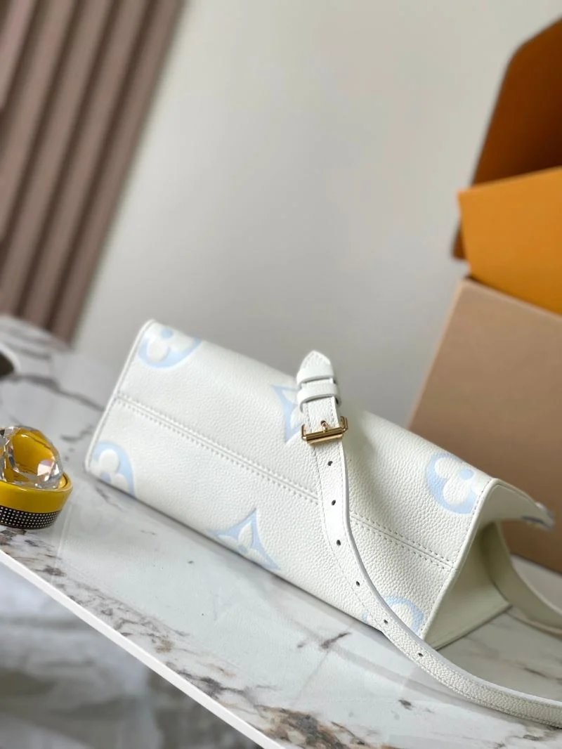 ModernLook Louis Vuitton Shopping Bags 39471