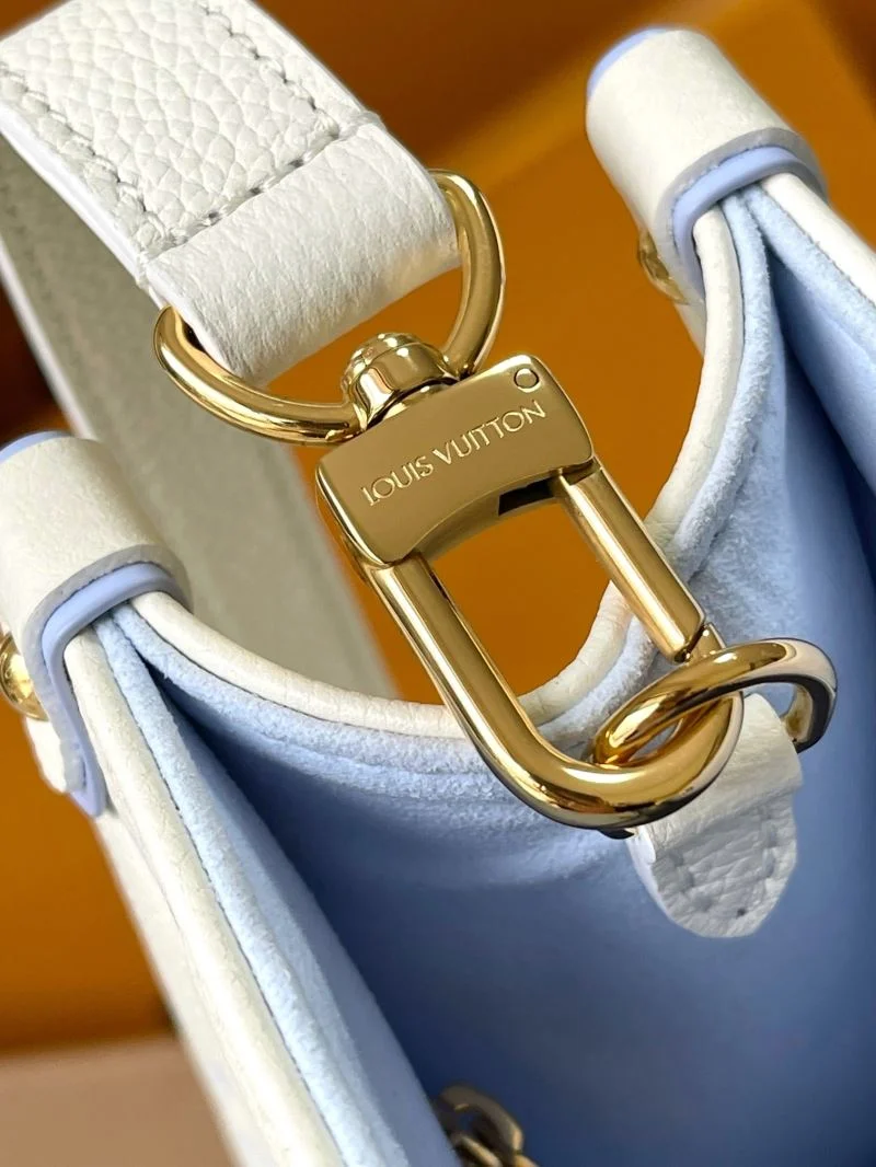 ModernLook Louis Vuitton Shopping Bags 39471