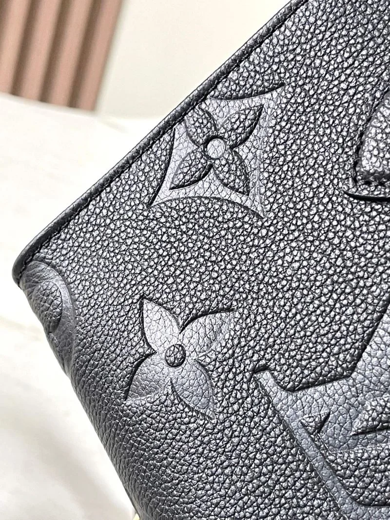 Bright Louis Vuitton Shopping Bags 39467