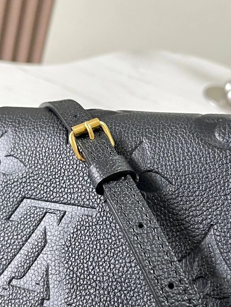 Bright Louis Vuitton Shopping Bags 39467