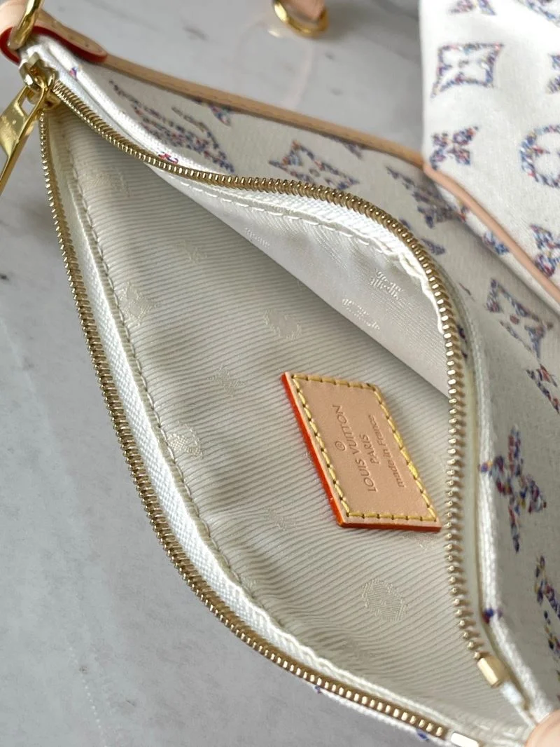 Louis Vuitton Shopping Bags Soft 39439