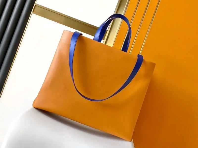 ModernLook Louis Vuitton Shopping Bags 39417