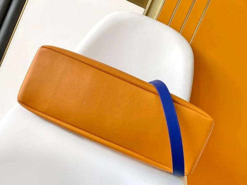 ModernLook Louis Vuitton Shopping Bags 39417