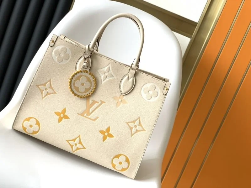 EyeCatching Louis Vuitton Shopping Bags 39436