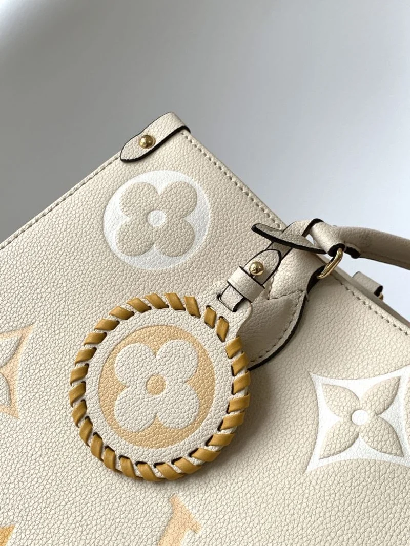 EyeCatching Louis Vuitton Shopping Bags 39436