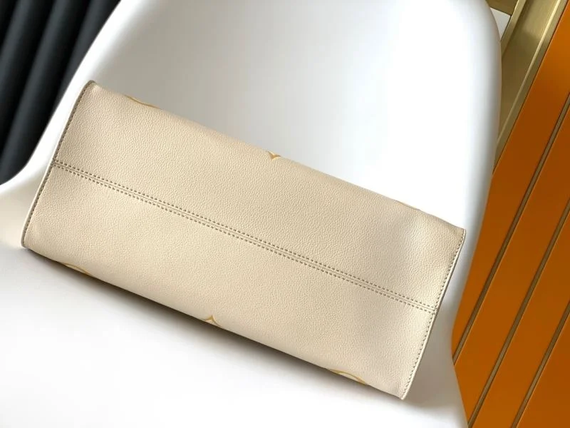 EyeCatching Louis Vuitton Shopping Bags 39436