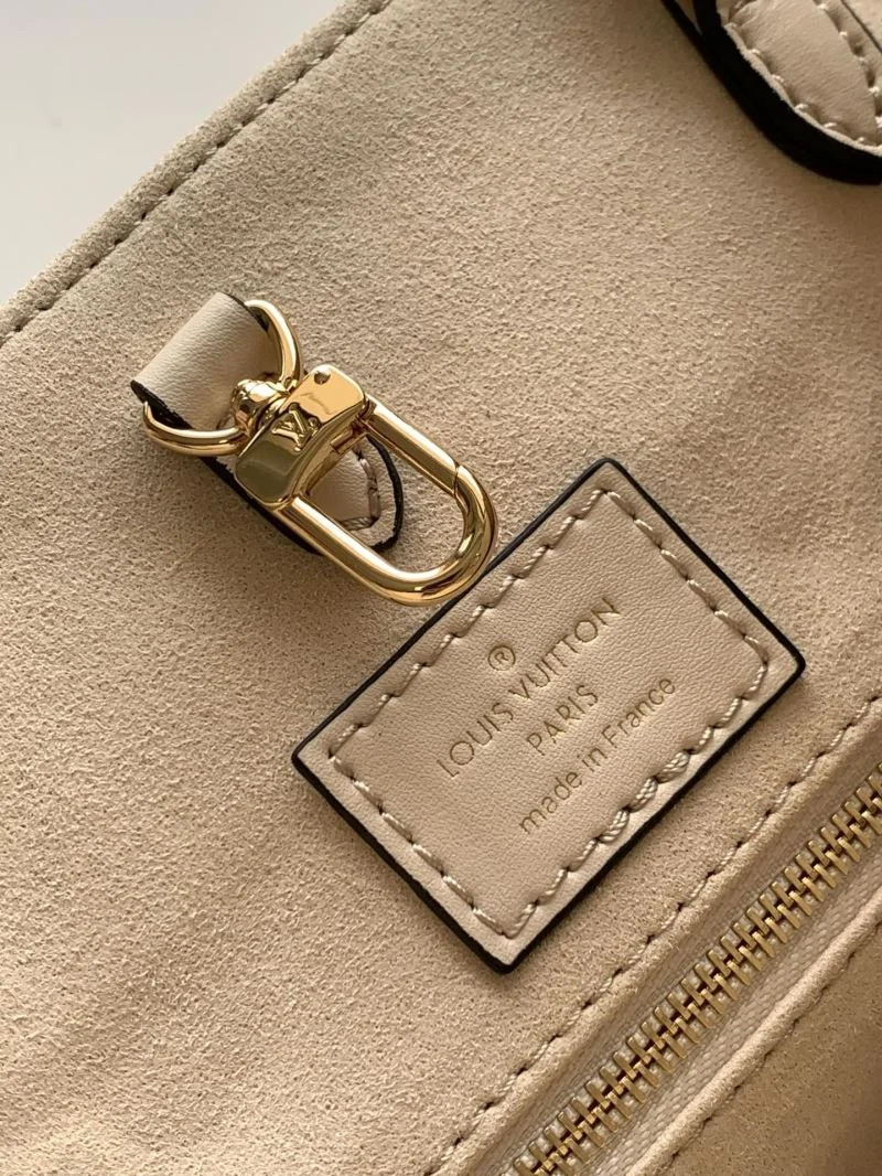 EyeCatching Louis Vuitton Shopping Bags 39436