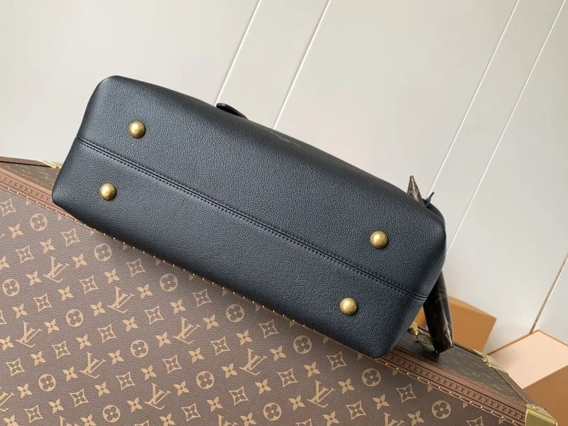 Bold Louis Vuitton Shopping Bags 39163
