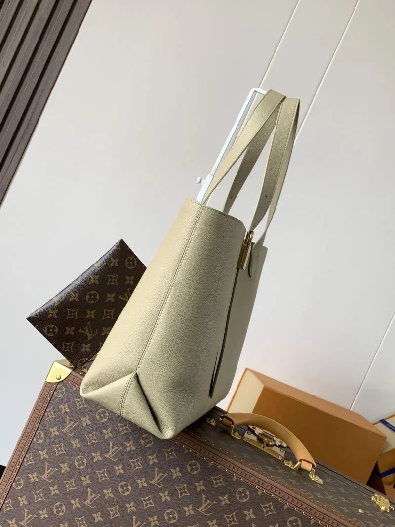 Casual Louis Vuitton Shopping Bags 39158