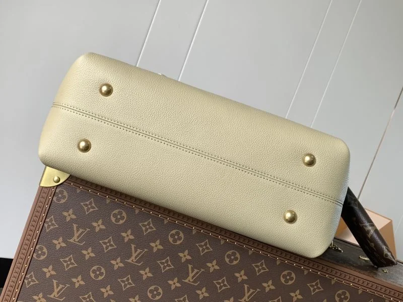 Casual Louis Vuitton Shopping Bags 39158