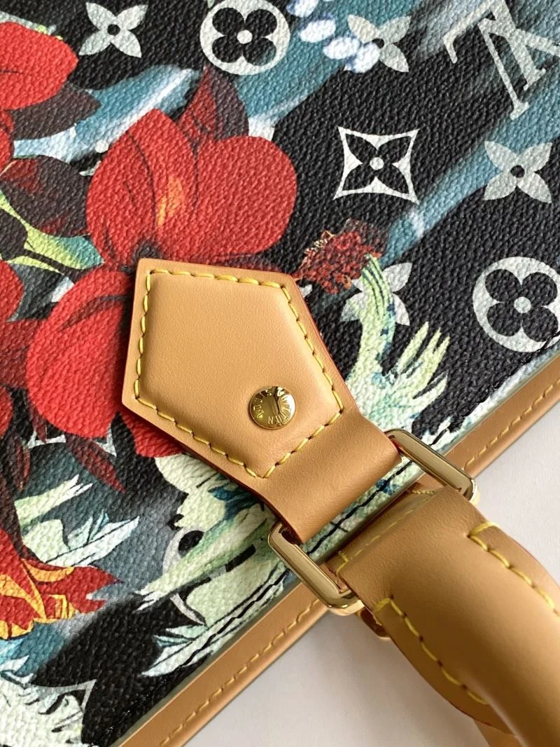 Functional Louis Vuitton Shopping Bags 39135