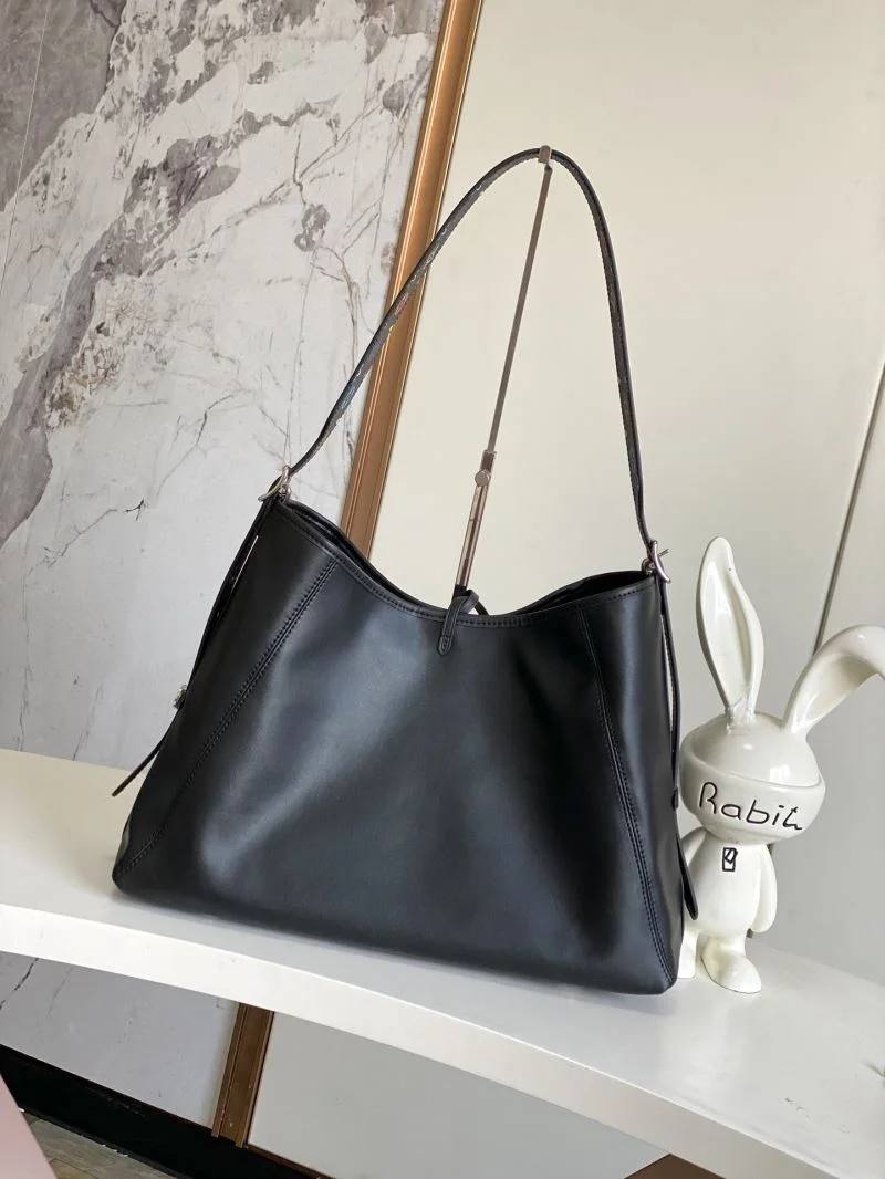 Stylish Louis Vuitton Shopping Bags 39134